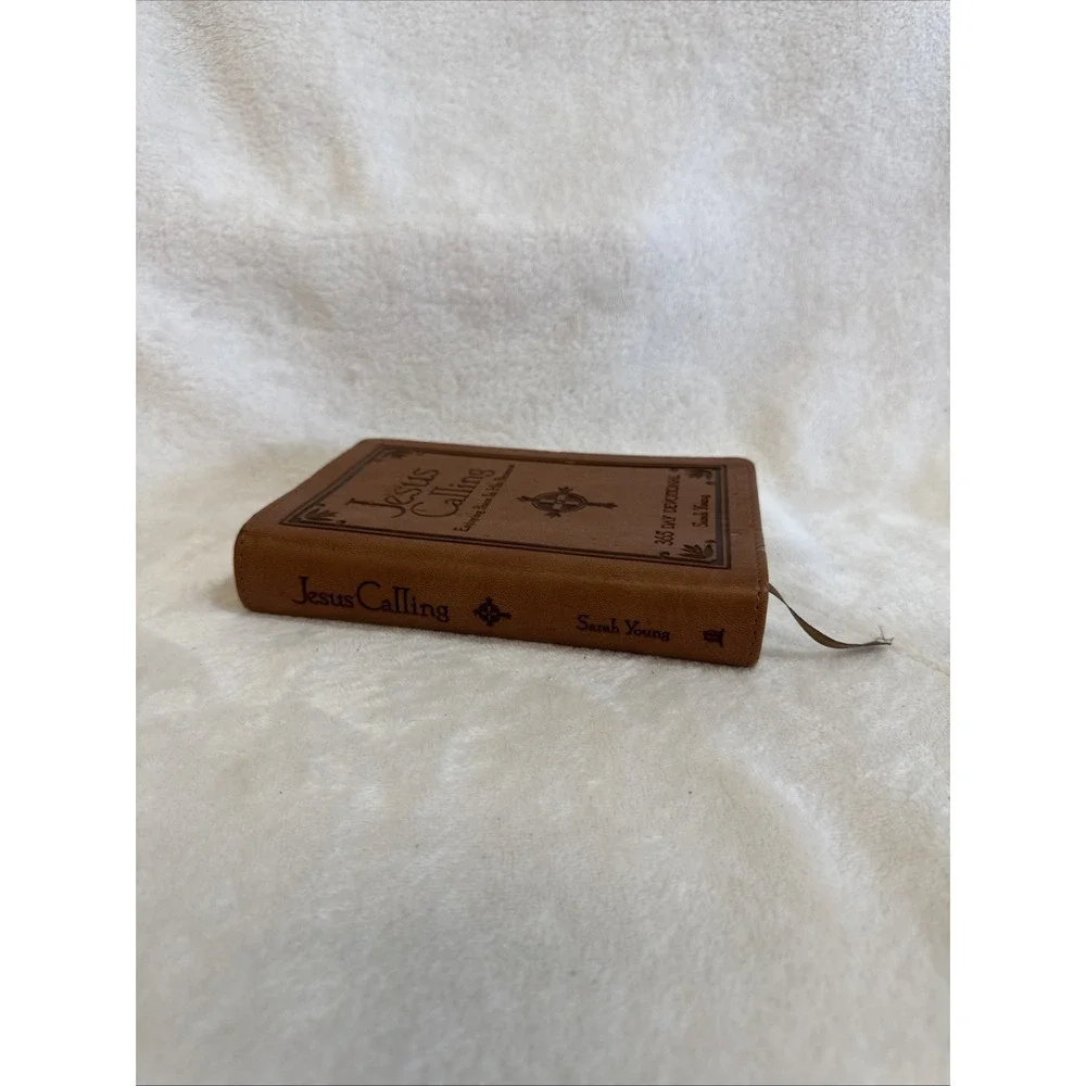 Jesus Calling Devotional Book Enjoying Peace In His Presence‎ Sarah Young